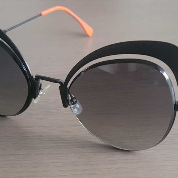 100% Authentic Fendi Cat-Eye Sunglasses - Picture 7 of 9